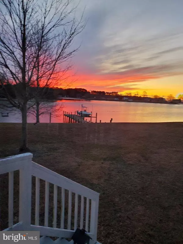 Reedville, VA 22539,49 WHAYS CREEK COVE LN