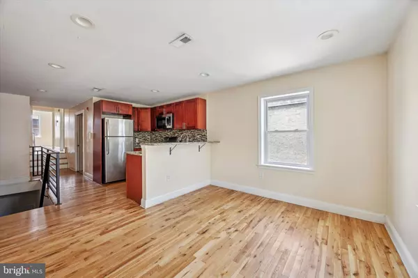 Philadelphia, PA 19130,861 N 20TH ST ##3