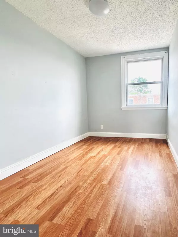 Philadelphia, PA 19111,1033 LONGSHORE AVE