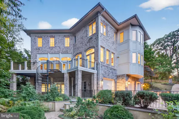 Arlington, VA 22207,3950 27TH RD N