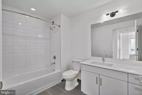Philadelphia, PA 19123,569 N 5TH STREET #402