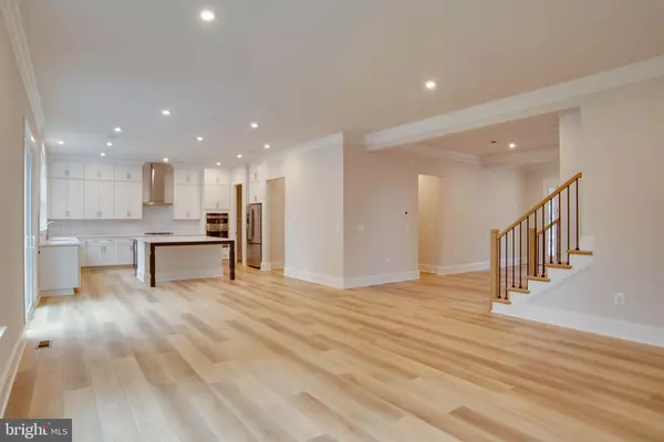 Vienna, VA 22180,1419 COTTAGE ST SW