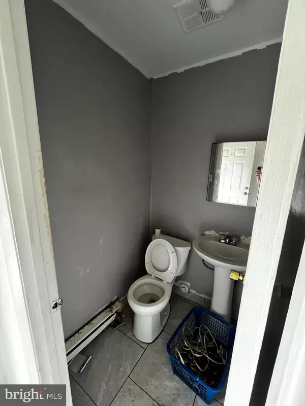 Clementon, NJ 08021,402 LA CASCATA TNHS