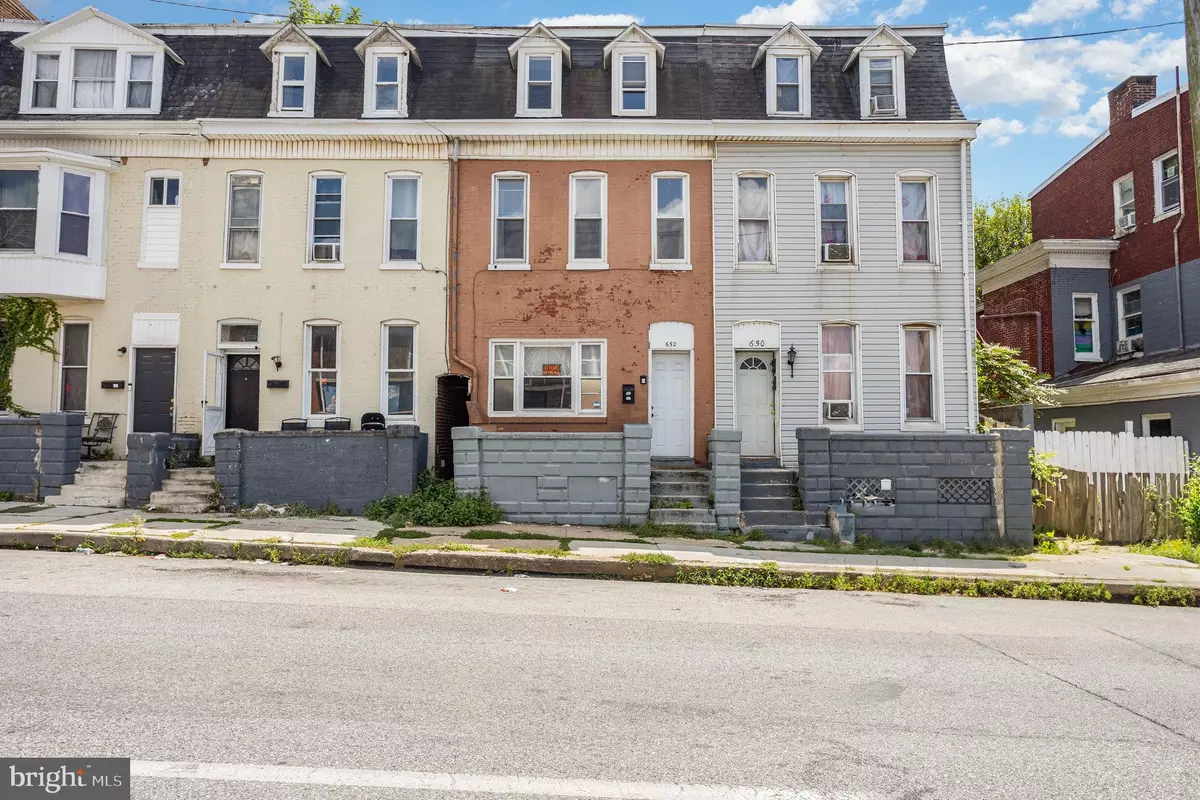 York, PA 17403,652 E MARKET ST