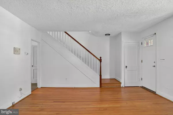 Baltimore, MD 21218,3823 CRESTLYN RD