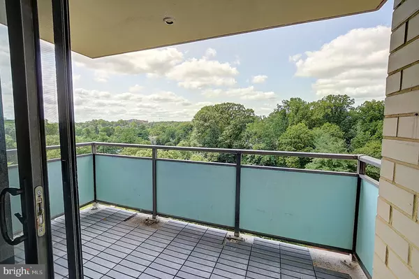 Bethesda, MD 20814,5225 POOKS HILL RD #1016S