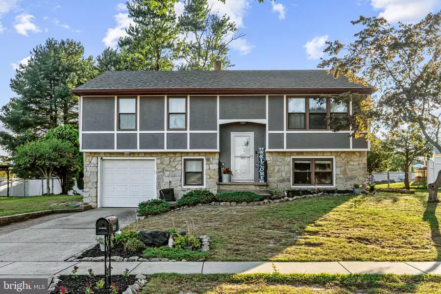 569 SHERRY DR, Runnemede, NJ 08078