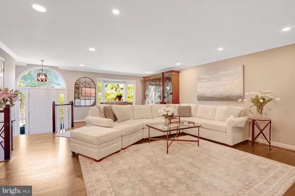 Falls Church, VA 22043,6840 MCLEAN PROVINCE CIR