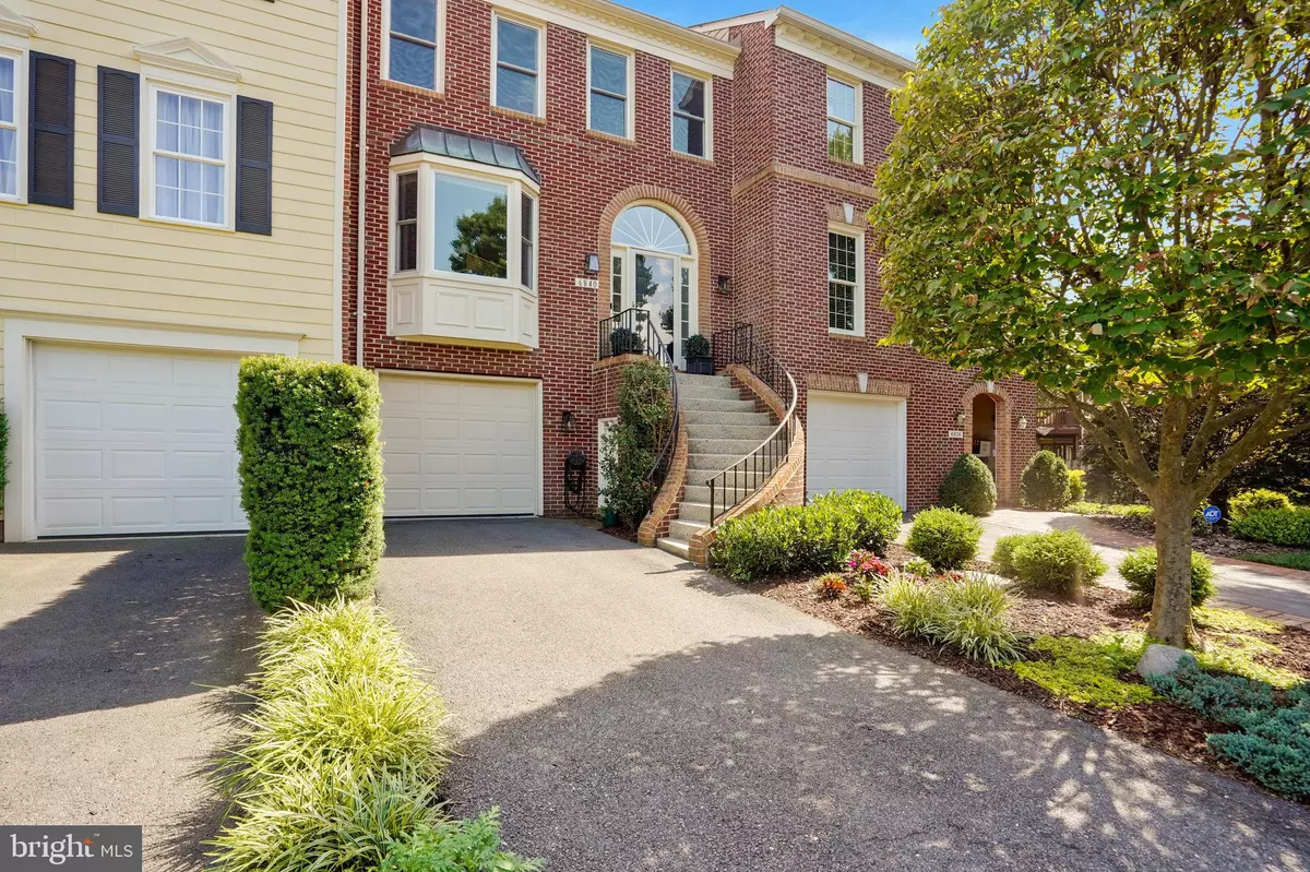 Falls Church, VA 22043,6840 MCLEAN PROVINCE CIR
