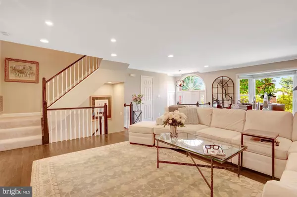 Falls Church, VA 22043,6840 MCLEAN PROVINCE CIR