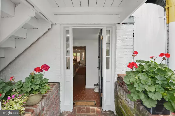 Alexandria, VA 22314,219 N PITT ST