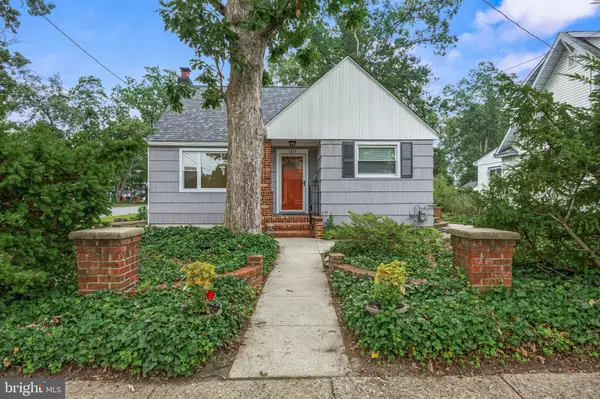 101 HEMLOCK AVE, Laurel Springs, NJ 08021