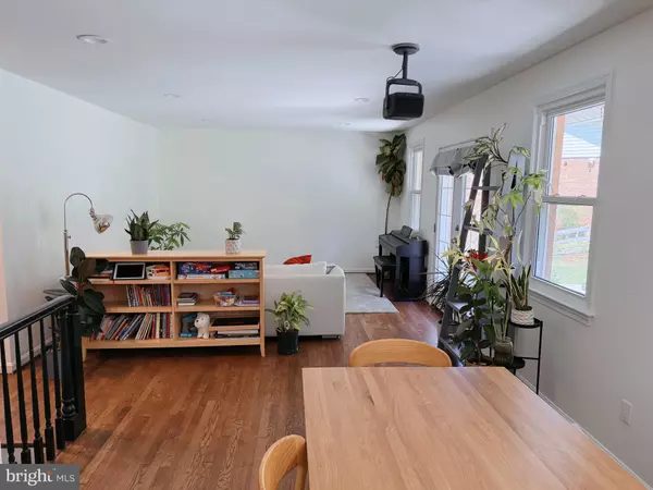 11901 RENWOOD LN, Rockville, MD 20852