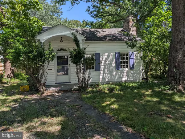 Takoma Park, MD 20912,707 NEW YORK AVE
