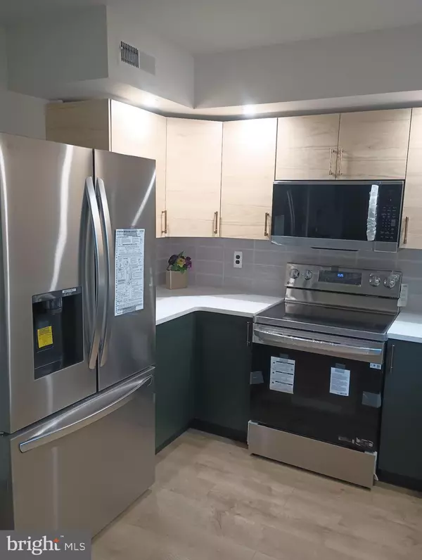 Langhorne, PA 19053,905 EDGEWOOD LN