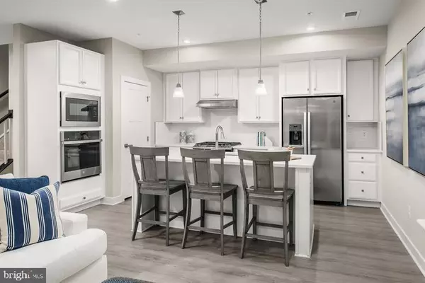 Chantilly, VA 20151,4366 BLACK TULIP WAY