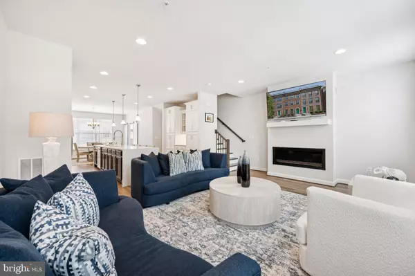 Oxon Hill, MD 20745,607 SKIFF WAY