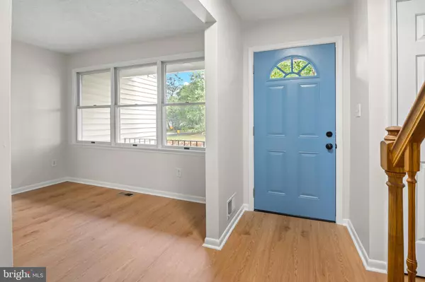 Severn, MD 21144,7902 RED GLOBE CT