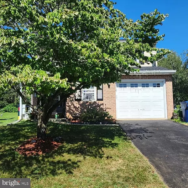 214 LINDA TER, Ephrata, PA 17522
