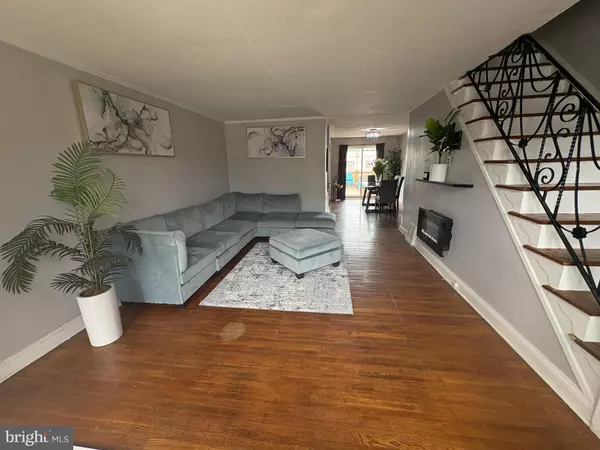 Philadelphia, PA 19151,7661 OVERBROOK AVE