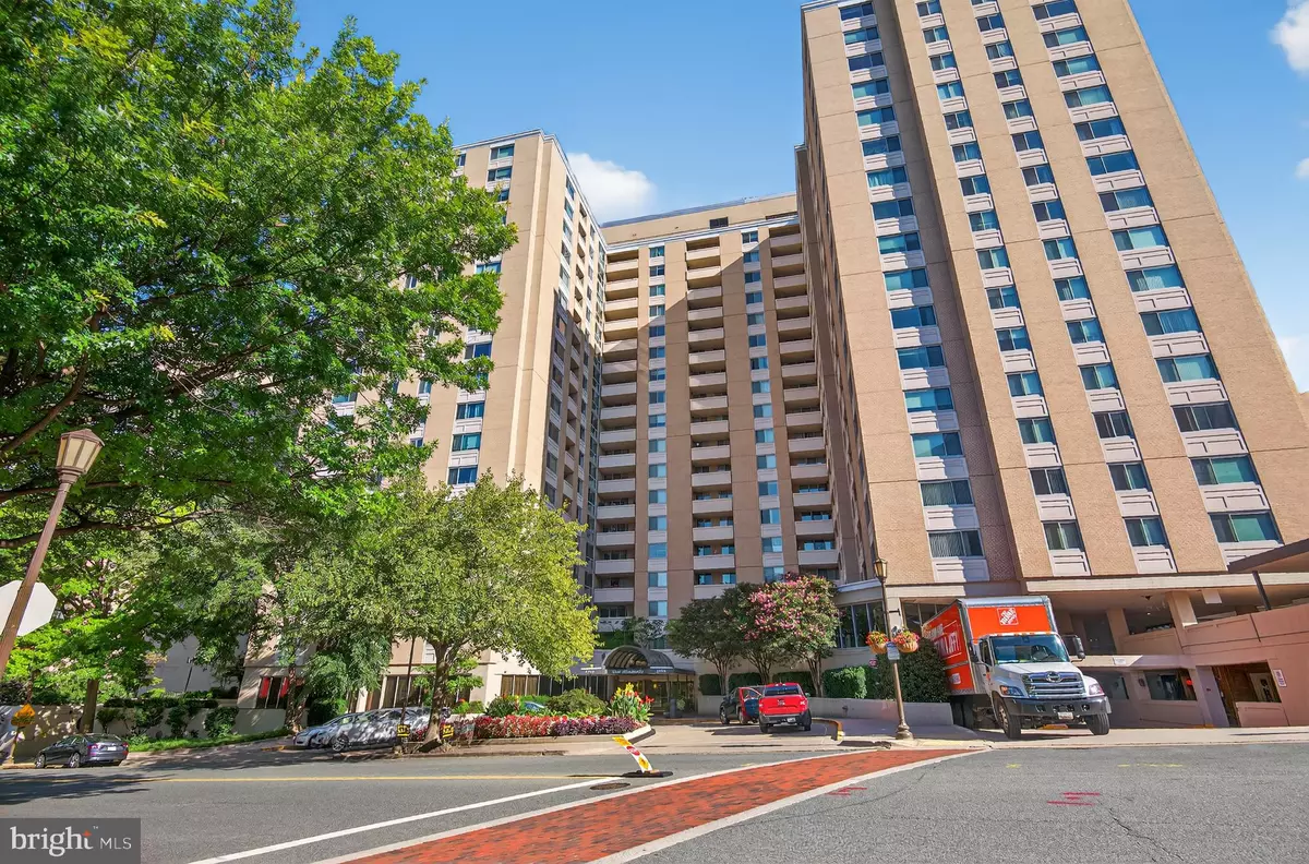 Chevy Chase, MD 20815,4601 N PARK AVE #920-V