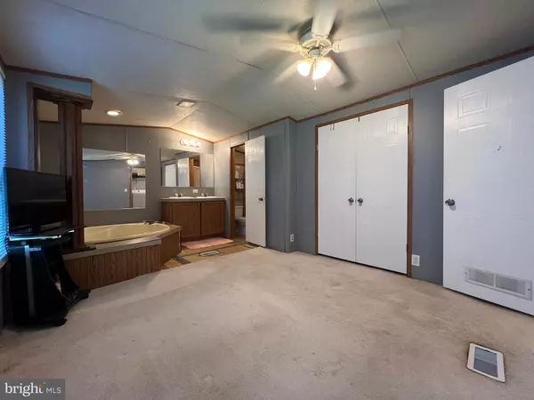 Mount Airy, MD 21771,4328 RIDGE RD #14