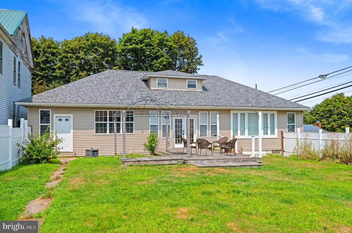 Summit Hill, PA 18250,1-3 W LEHIGH ST