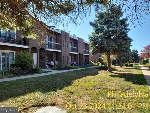 Philadelphia, PA 19115,9926 HALDEMAN AVE #33