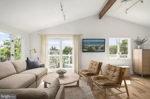 Barnegat Light, NJ 08006,5 W 4TH ST