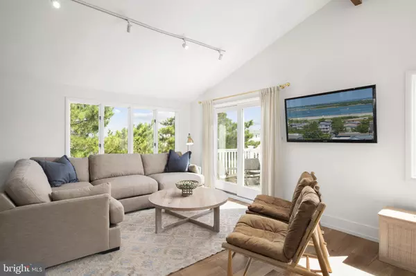 Barnegat Light, NJ 08006,5 W 4TH ST