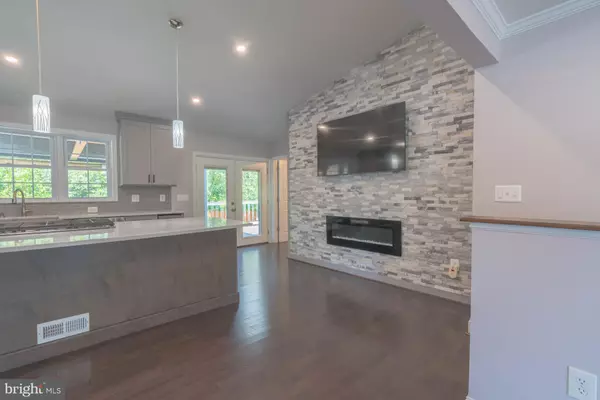 Laurel, MD 20707,925 MONTROSE AVE