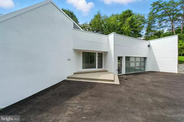 Mclean, VA 22102,1013 GALIUM CT