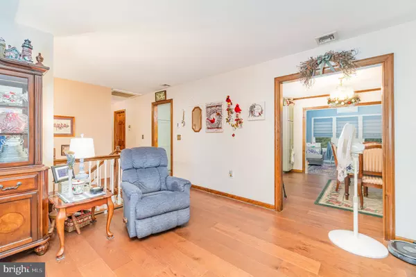 Enola, PA 17025,917 HAWTHORNE ST