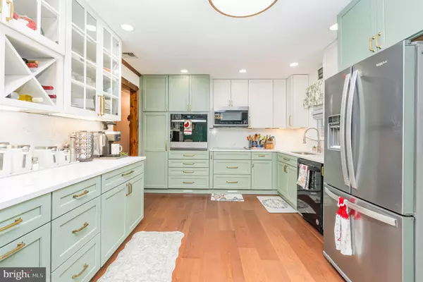 Enola, PA 17025,917 HAWTHORNE ST