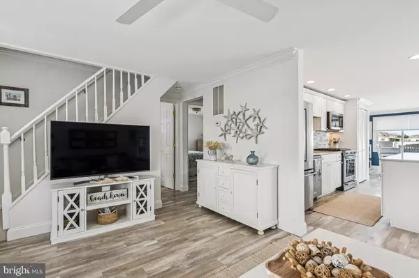 Manahawkin, NJ 08050,1266 PAUL BLVD