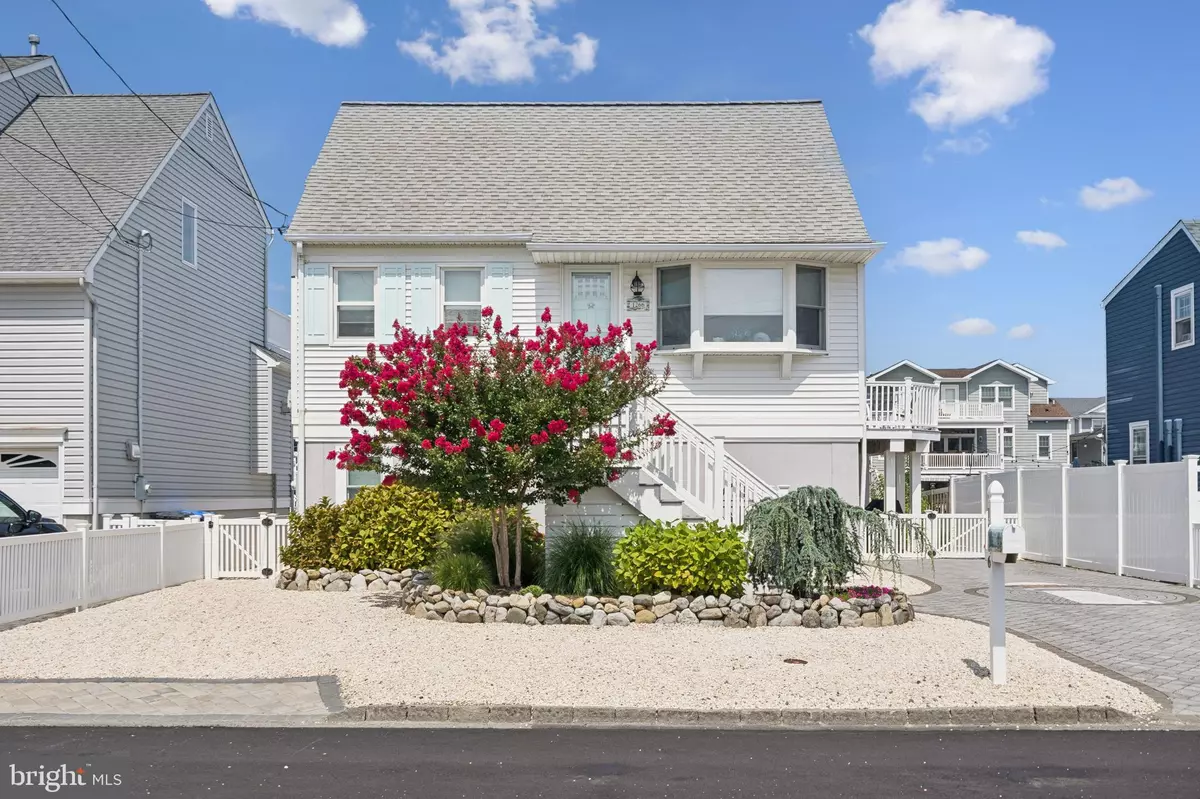 Manahawkin, NJ 08050,1266 PAUL BLVD