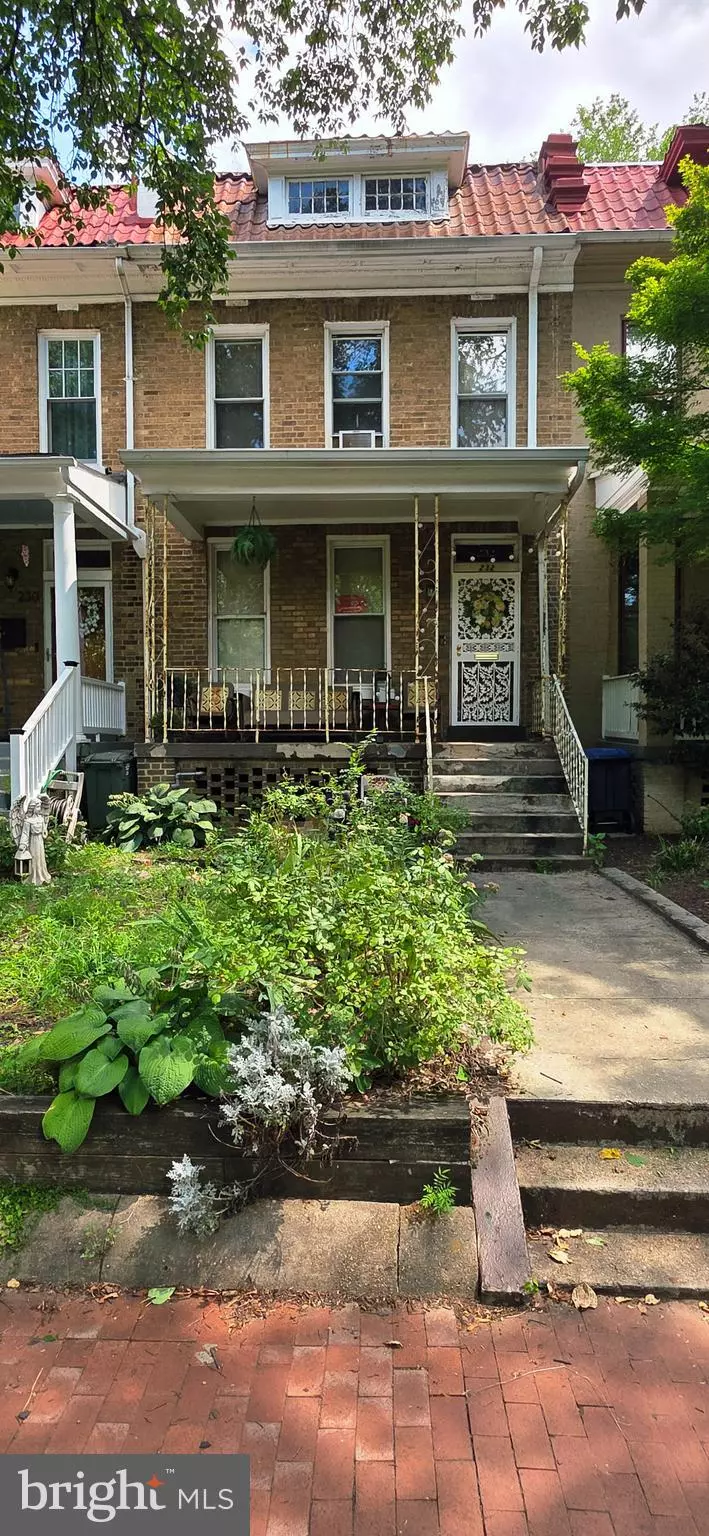 Washington, DC 20003,232 KENTUCKY AVE SE