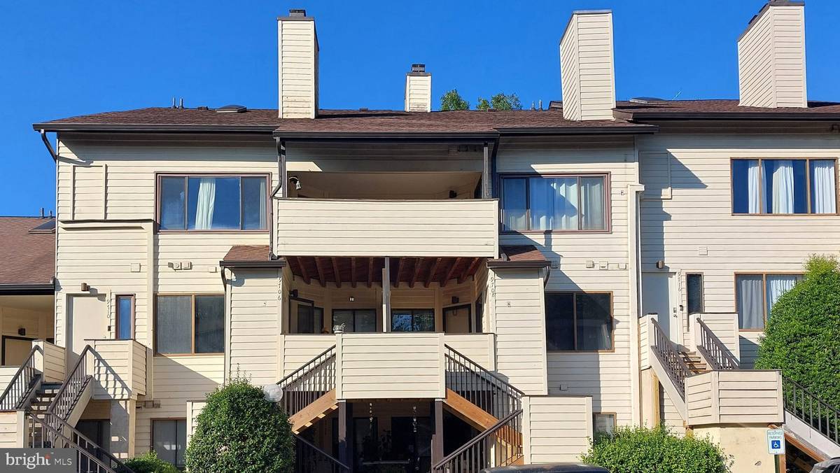 Gaithersburg, MD 20886,9706 HELLINGLY PL #213