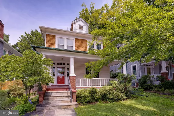 4209 ELLICOTT ST NW, Washington, DC 20016