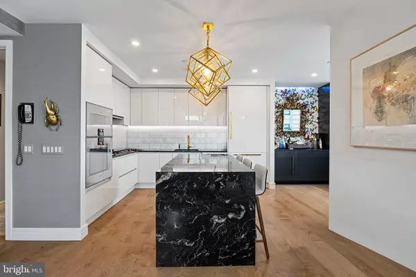 Philadelphia, PA 19102,1414 S PENN SQ #22B