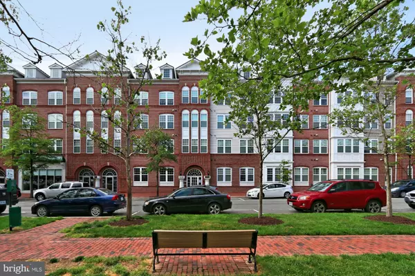 Alexandria, VA 22304,4950 BRENMAN PARK DR #311