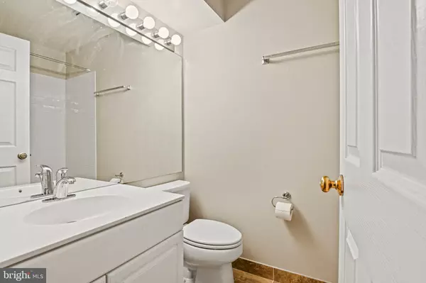 Sterling, VA 20165,47630 SANDBANK SQ