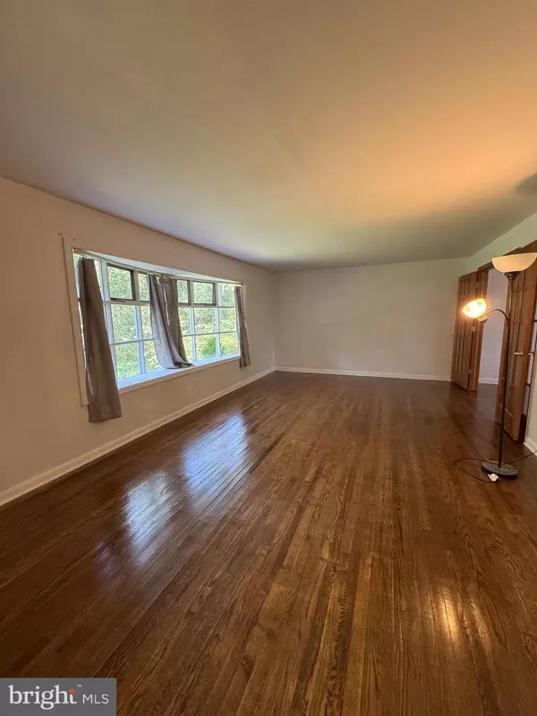 Millville, NJ 08332,13 SUNSET DR