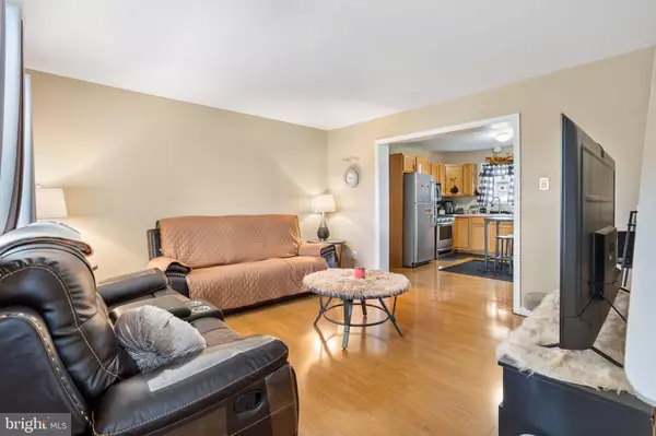 Vineland, NJ 08360,954 E WALNUT RD