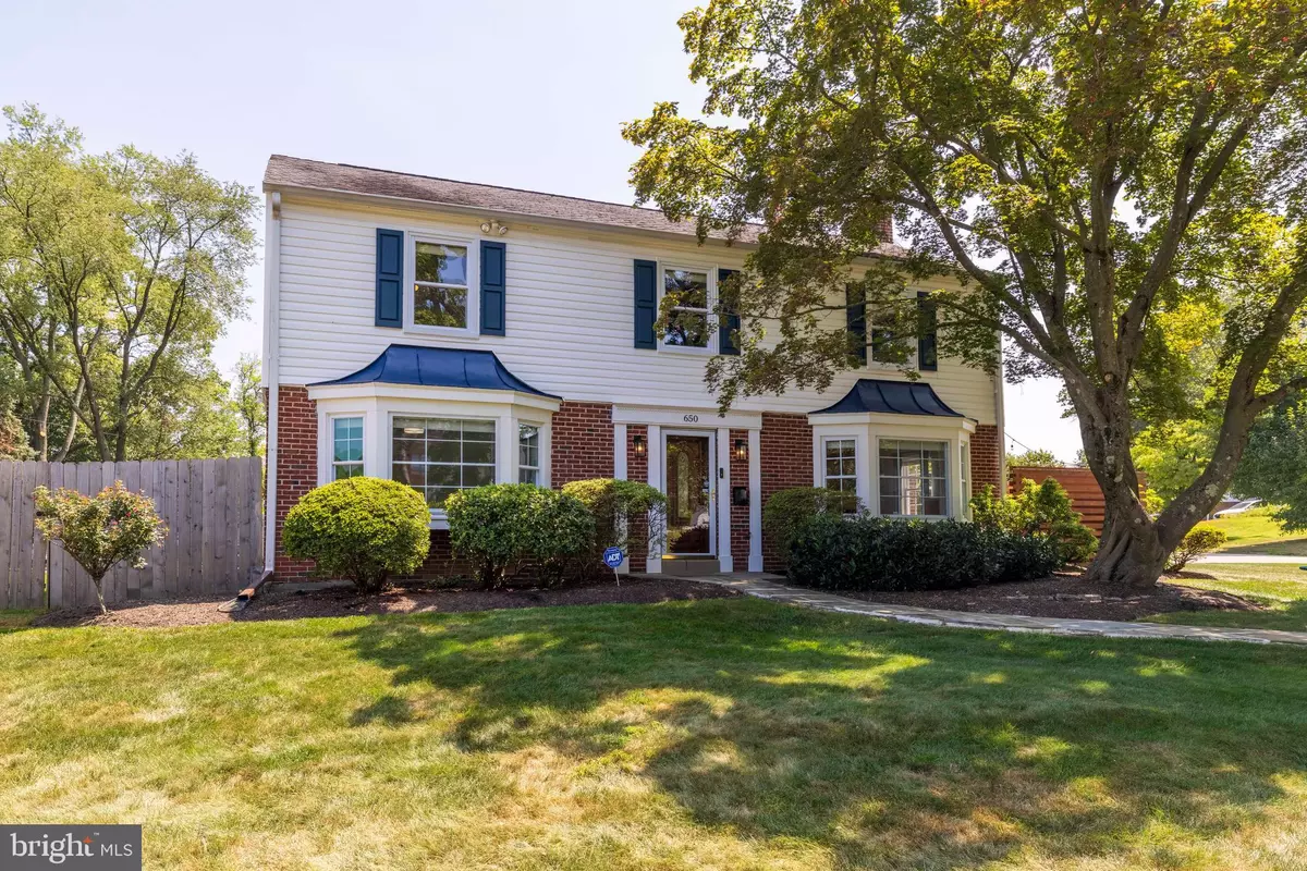 Elkins Park, PA 19027,650 GREEN BRIAR RD