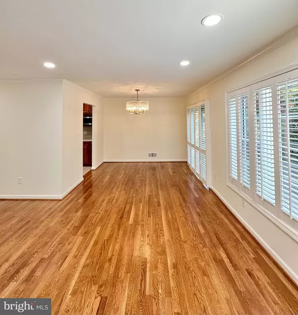 Annandale, VA 22003,4410 WOODCHUCK CT