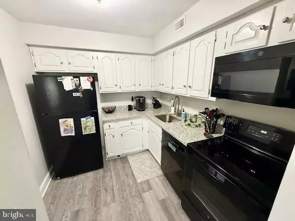 Langhorne, PA 19047,20 HOLLYBROOKE DR