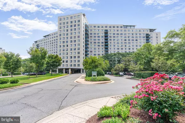 10401 GROSVENOR PL #904, Rockville, MD 20852