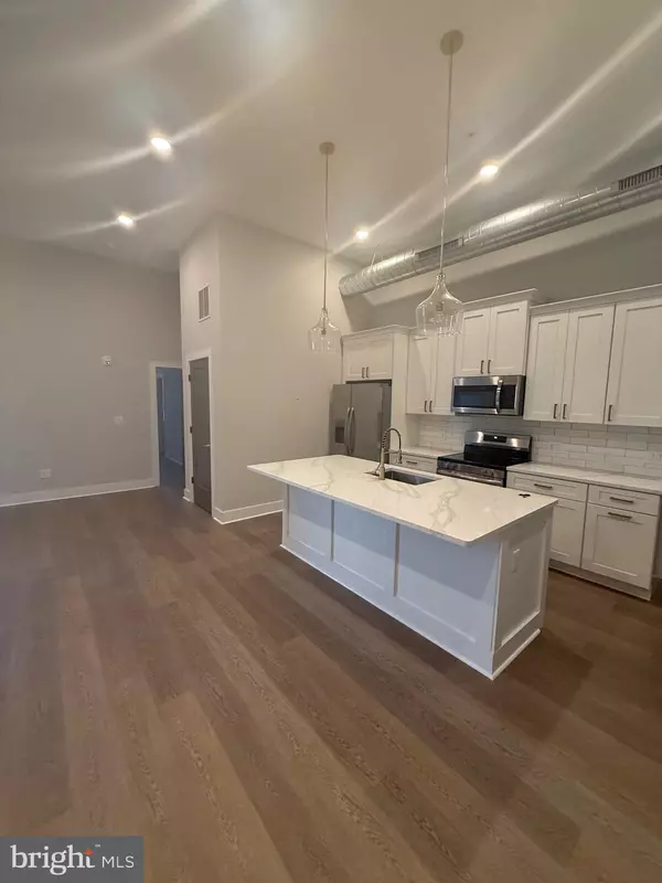 5830 HENRY AVE #100, Philadelphia, PA 19128