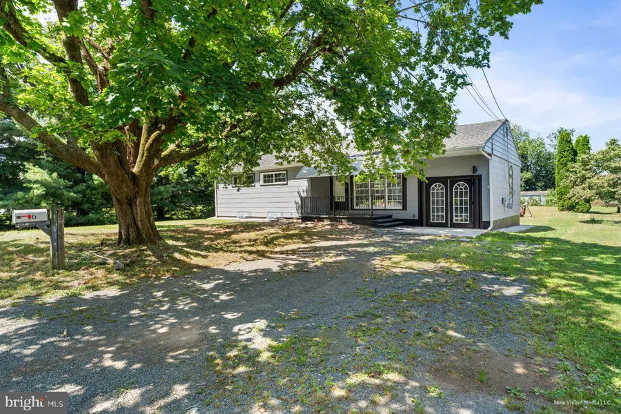 16 BOONETOWN RD, Birdsboro, PA 19508